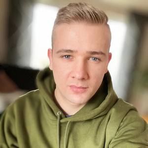 Meet your Posher, Julian